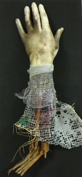 "Hand". Found Material, sculpture